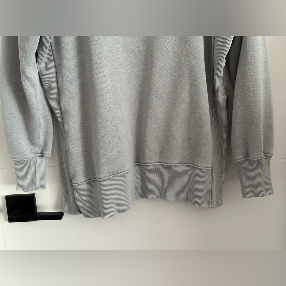 Aerie: Women’s Long Sleeve Top with side slits- size XS(pit to pit approx 23in) - Picture 5 of 16